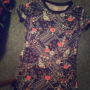 I’m selling a blue dress